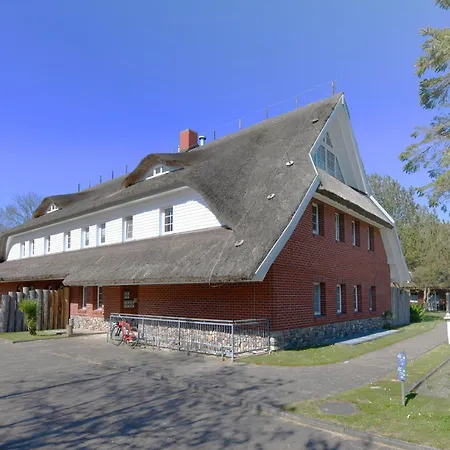 Am Gutspark Drankse Strandhafer * Dranske